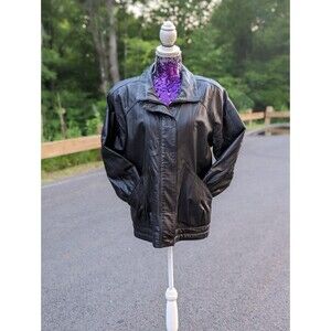 Vintage Liz Baker Essentials Medium Petite Black Women's Genuine Leather Jacket